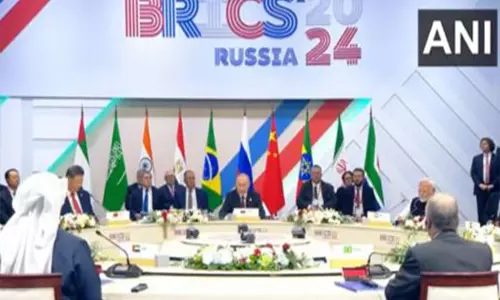 Russian President Putin ने पूर्ण अधिवेशन में कहा- 30 से अधिक देशों ने ब्रिक्स में शामिल होने की इच्छा जताई है Russian President Putin ने पूर्ण अधिवेशन में कहा- 30 से अधिक देशों ने ब्रिक्स में शामिल होने की इच्छा जताई है