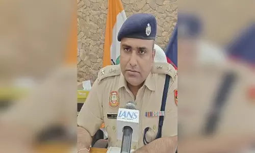 आग लगने से एक ही परिवार के 5 लोग झुलसे, एक की मौत आग लगने से एक ही परिवार के 5 लोग झुलसे, एक की मौत