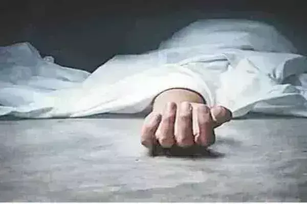 Dhanbad: शिक्षक की संदिग्ध स्थिति में मौत, जांच में जुटी पुलिस Dhanbad: शिक्षक की संदिग्ध स्थिति में मौत, जांच में जुटी पुलिस