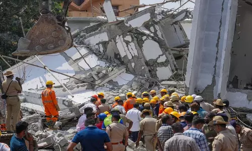 Bengaluru इमारत हादसा: 6 और शव बरामद Bengaluru इमारत हादसा: 6 और शव बरामद