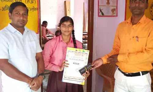क्विज प्रतियोगिता में प्रथम रही Iram Fatima हुई सम्मानित