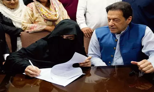 Pakistan की अदालत ने तोशाखाना भ्रष्टाचार मामले में इमरान खान की पत्नी को जमानत दी