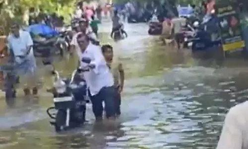 Madurai: भारी बारिश के कारण पानी लोगों के घरों में घुसा