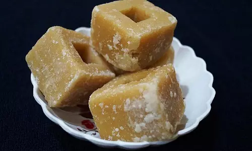 कमजोर इम्युनिटी को जल्दी सुधारता है गुड़,