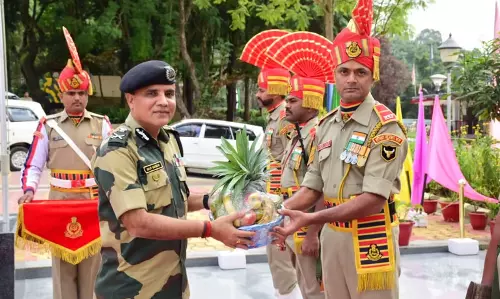 ADG बीएसएफ रवि गांधी ने मेघालय में सीमा सुरक्षा की समीक्षा की