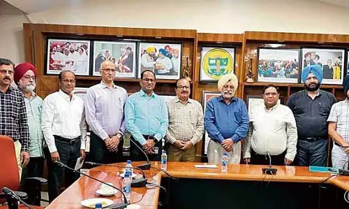 QRT टीम ने PAU के कुलपति से मुलाकात की, जल प्रबंधन पर चर्चा की QRT टीम ने PAU के कुलपति से मुलाकात की, जल प्रबंधन पर चर्चा की