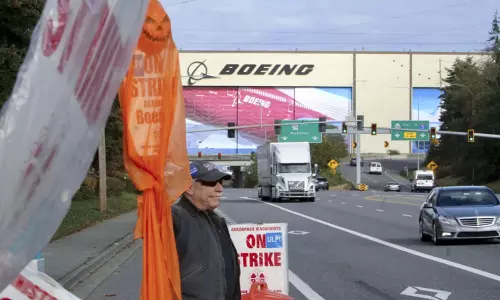 Boeing ने 6 बिलियन अमेरिकी डॉलर की तिमाही हानि की सूचना दी Boeing ने 6 बिलियन अमेरिकी डॉलर की तिमाही हानि की सूचना दी