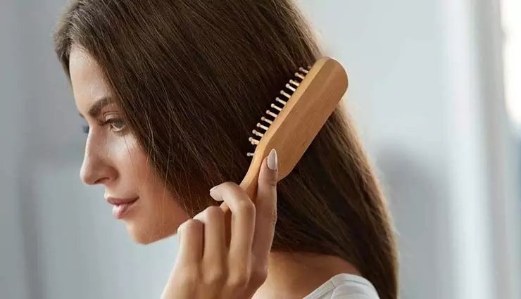 Hair Care: हेयर डिटॉक्स से बाल और स्कैल्प दोनों को फायदा