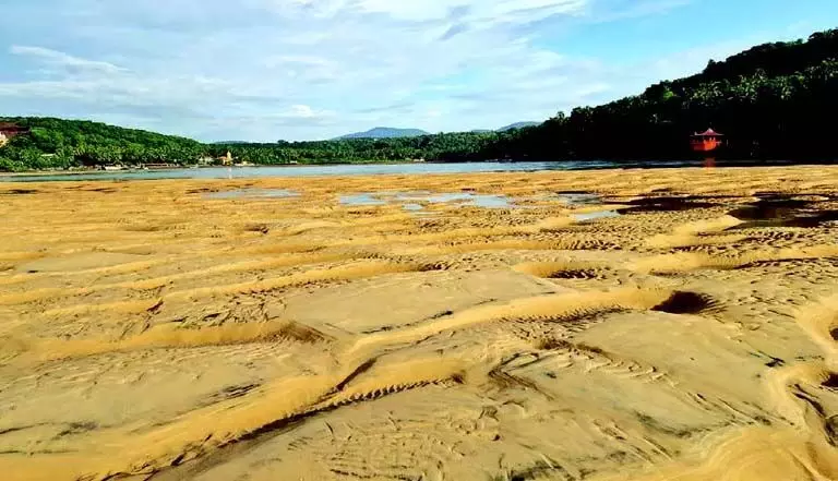 समुद्र तटों के सिकुड़ने के साथ ही Goa कटाव के खतरे से निपटने के लिए संघर्ष कर रहा