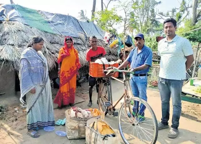 चक्रवात दाना के करीब आने के साथ ही Odisha में बड़े पैमाने पर निकासी शुरू