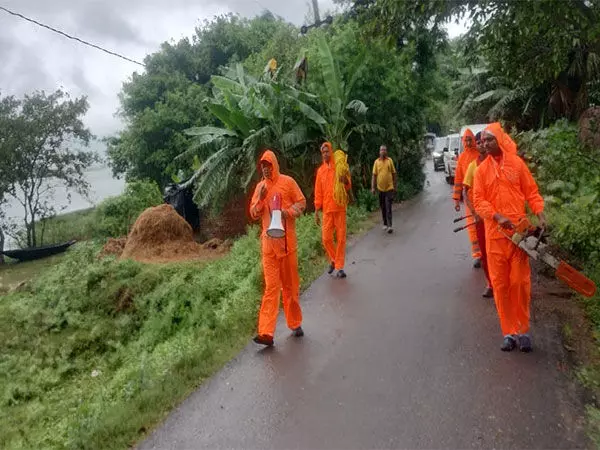 चक्रवात दाना: NDRF ने स्थानीय लोगों में जागरूकता फैलाई