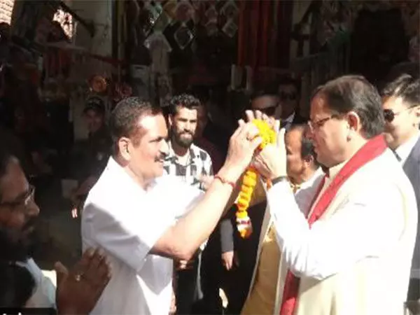 CM Dhami ने पौड़ी गढ़वाल के धारी देवी मंदिर में पूजा-अर्चना की