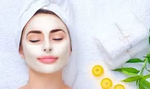 Homemade bleach cream: घर पर बनी ब्लीच क्रीम मिनटों में देगी इंस्टेंट ग्लो
