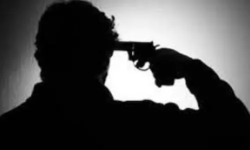 MP News: युवक ने बीच बाजार में खुद को मारी गोली MP News: युवक ने बीच बाजार में खुद को मारी गोली