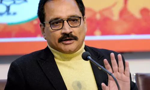 बढ़ते प्रदूषण को लेकर गोपाल राय पर हमलावर हुए वीरेंद्र सचदेवा, मांगा इस्तीफा