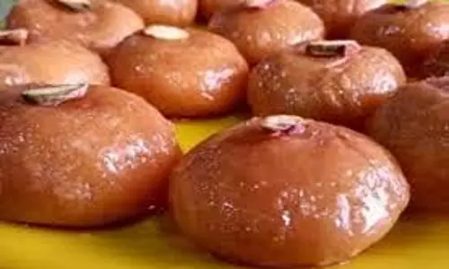 Diwali Sweets Recipe: दिवाली पर बनाएं ये स्वादिष्ट मिठाइयां Diwali Sweets Recipe: दिवाली पर बनाएं ये स्वादिष्ट मिठाइयां