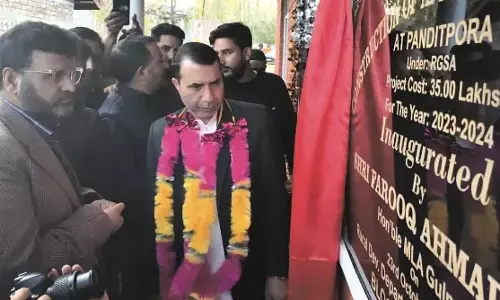 J&K: फारूक शाह ने पंचायत घर का उद्घाटन किया