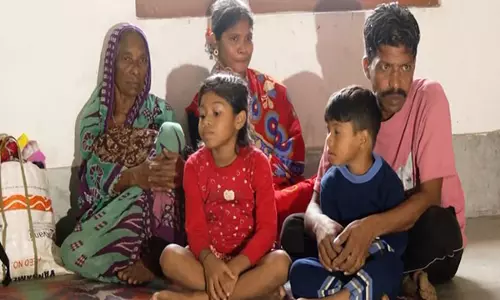 चक्रवात दाना: Odisha के भद्रक में भूस्खलन से पहले लोगों को निकालने का काम जारी