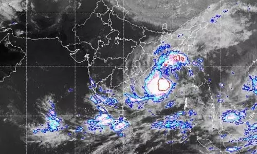 ओडिशा के 3 बंदरगाहों पर खतरे का संकेत संख्या 10 जारी किया गया