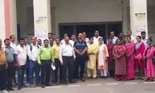 पढ़ाई ठप, अवकाश पर गए इस जिले में 3 हजार शिक्षक