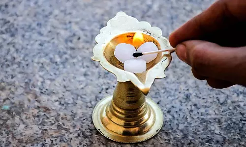 हर दिन घर में जलाएं ये खास कपूर का दीपक