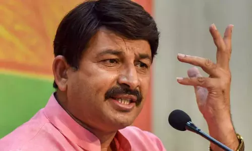 New Delhi: आम आदमी पार्टी लूट और झूठ के चक्कर में व्यस्त: मनोज तिवारी