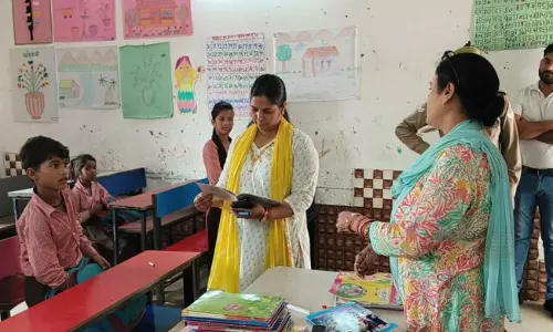 Muzaffarnagar: एसडीएम ने प्राथमिक विद्यालय का निरीक्षण किया