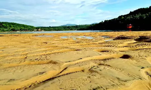 समुद्र तटों के सिकुड़ने के साथ ही Goa कटाव के खतरे से निपटने के लिए संघर्ष कर रहा