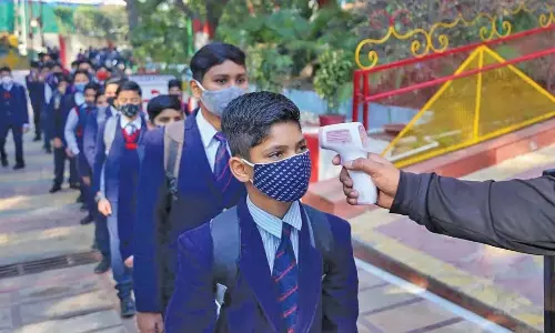 J&K में नवंबर-दिसंबर शैक्षणिक सत्र बहाल करने की मांग तेज