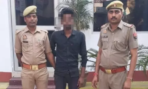 Muzaffarnagar: गाड़ी का शीशा तोड़कर आभूषण चोरी करने वाला शातिर चोर गिरफ्तार Muzaffarnagar: गाड़ी का शीशा तोड़कर आभूषण चोरी करने वाला शातिर चोर गिरफ्तार