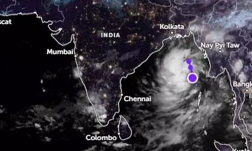 बंगाल के कई हिस्सों में बारिश, भीषण चक्रवात ‘दाना’ तट के करीब पहुंचा