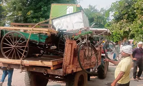 Haryana : गुरुग्राम नगर निगम ने सेक्टर 17, 22 की सड़कों से खोखे हटाए Haryana : गुरुग्राम नगर निगम ने सेक्टर 17, 22 की सड़कों से खोखे हटाए