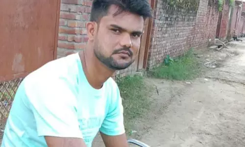 Muzaffarnagar: यूपी स्टील फैक्ट्री में टीन शेड से गिरकर युवक की मौत हुई Muzaffarnagar: यूपी स्टील फैक्ट्री में टीन शेड से गिरकर युवक की मौत हुई