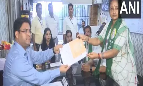 JMM की कल्पना सोरेन ने गांडेय विधानसभा क्षेत्र से नामांकन दाखिल किया