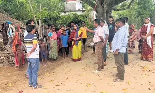 Jagatsinghpur जिले में चोरी के डर से लोग गांवों से जाने से इनकार कर रहे Jagatsinghpur जिले में चोरी के डर से लोग गांवों से जाने से इनकार कर रहे