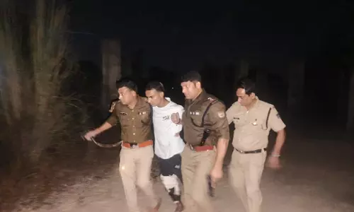 Haridwar: पुलिस की बदमाशों से मुठभेड़, एक के पैर में लगी गोली Haridwar: पुलिस की बदमाशों से मुठभेड़, एक के पैर में लगी गोली