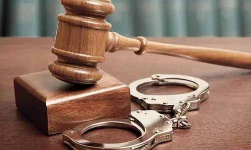 2008 का मर्डर केस: 2 महिला बरी, पुलिस और निचली अदालत पर हाईकोर्ट ने उठाए सवाल 2008 का मर्डर केस: 2 महिला बरी, पुलिस और निचली अदालत पर हाईकोर्ट ने उठाए सवाल