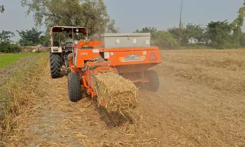 Haryana : खेतों में बढ़ती आग के बीच किसान पर्यावरण अनुकूल पराली प्रबंधन