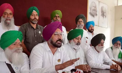 धीमी उठान के कारण SKM 25 अक्टूबर को अनाज मंडियों के पास सड़कें जाम करेगा