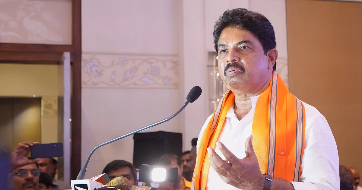 BJP के आर अशोक ने बेंगलुरु इमारत ढहने पर सिद्धारमैया सरकार पर निशाना साधा, इसे लापरवाही बताया BJP के आर अशोक ने बेंगलुरु इमारत ढहने पर सिद्धारमैया सरकार पर निशाना साधा, इसे लापरवाही बताया