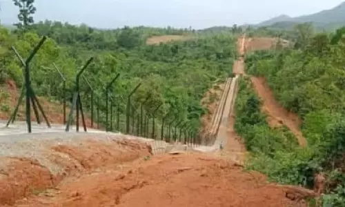 Manipur: नगा संगठन ने भा रत-म्यांमार सीमा पर बाड़ लगाने की योजना का विरोध Manipur: नगा संगठन ने भा रत-म्यांमार सीमा पर बाड़ लगाने की योजना का विरोध
