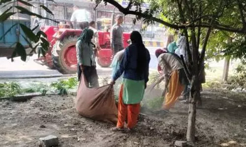 Meerut: मेरठ में स्वच्छता अभियान “स्वच्छता चारों ओर स्वच्छता ही सेवा” का आयोजन हुआ Meerut: मेरठ में स्वच्छता अभियान “स्वच्छता चारों ओर स्वच्छता ही सेवा” का आयोजन हुआ