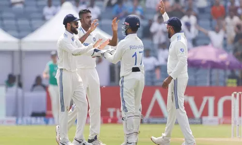 Sundar, Ashwin ने समय पर विकेट चटकाए, जिससे न्यूजीलैंड ने 200 रन का आंकड़ा पार किया Sundar, Ashwin ने समय पर विकेट चटकाए, जिससे न्यूजीलैंड ने 200 रन का आंकड़ा पार किया