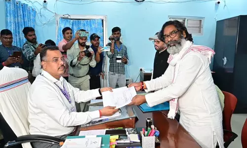झारखंड में सियासी शक्ति प्रदर्शन का दिन, सीएम हेमंत सहित 100 से ज्यादा नेताओं ने किया नामांकन