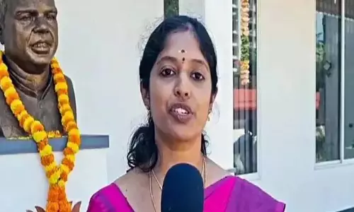 प्रियंका का रोड शो मौसमी त्यौहार जैसा है: Navya Haridas प्रियंका का रोड शो मौसमी त्यौहार जैसा है: Navya Haridas