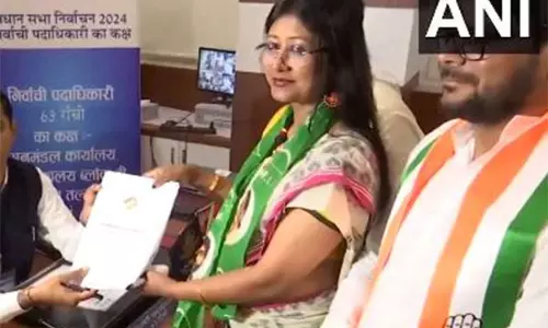 JMM उम्मीदवार महुआ माजी ने रांची से अपना नामांकन दाखिल किया