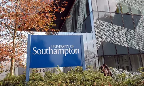 साउथेम्प्टन विश्वविद्यालय ने Oxford इंटरनेशनल के साथ साझेदारी की