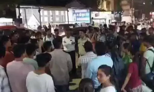 एसपी निकले थे पैदल पेट्रोलिंग पर इस बीच हुई चाकूबाजी, मैकेनिक घायल एसपी निकले थे पैदल पेट्रोलिंग पर इस बीच हुई चाकूबाजी, मैकेनिक घायल