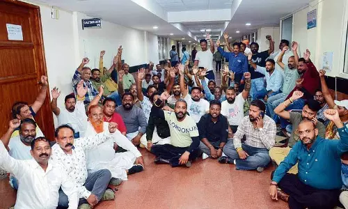 Jalandhar में सफाई कर्मचारियों ने विरोध प्रदर्शन किया