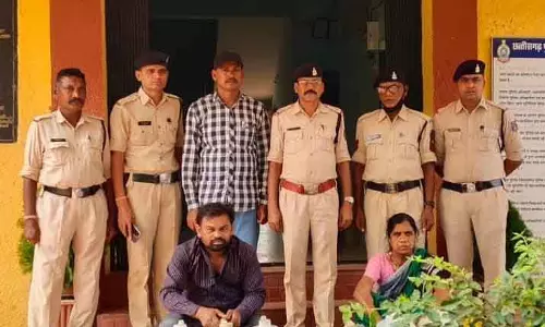 कोपेडीह में महिला और पुरुष गिरफ्तार, कच्ची महुआ शराब जब्त